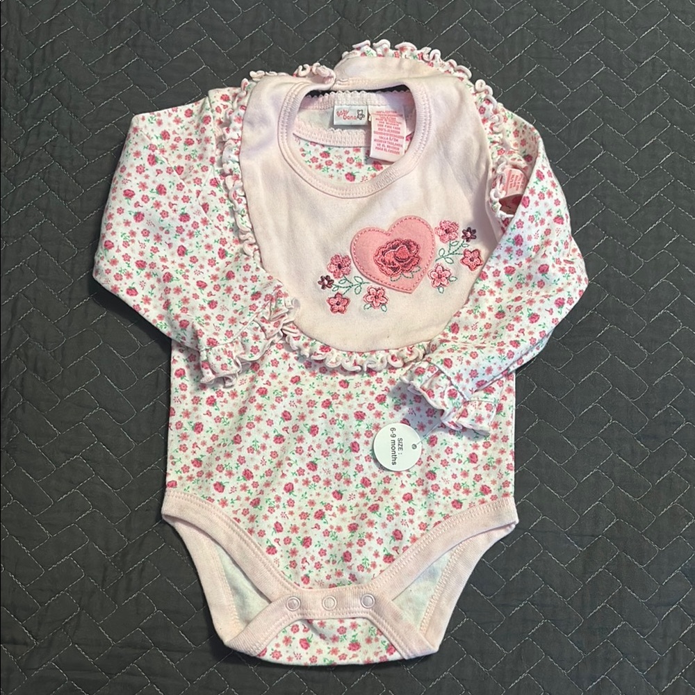 Floral Pink Onesie with Matching Bib, 6-9 months, NWT